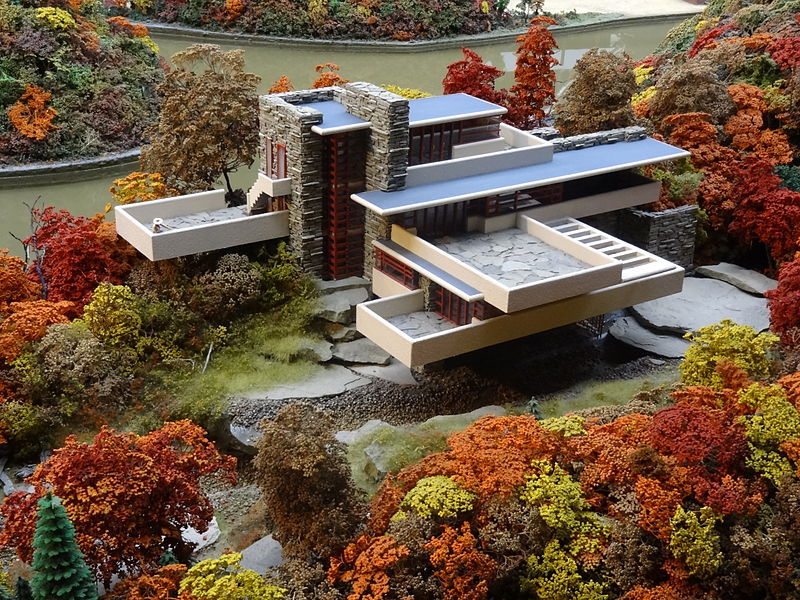 3.4 Miniature replica of the Fallingwater building at MRRV, Carnegie Science Center in Pittsburgh