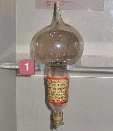 1Thomas Edison's first successful light bulb model
