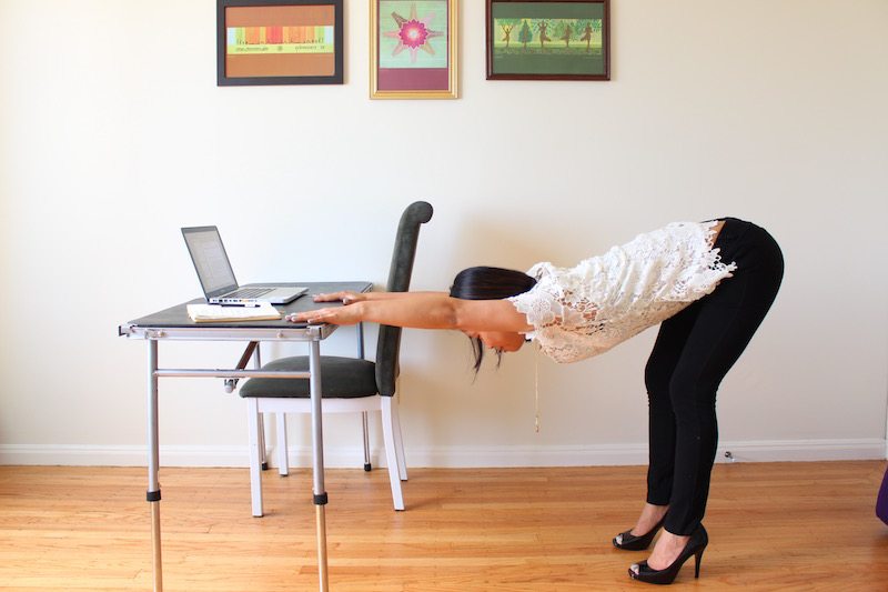 1.1 Quick yoga poses at the desk