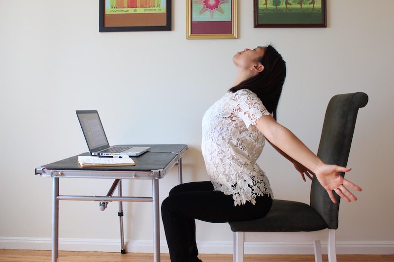 6.5 Quick yoga poses at the desk
