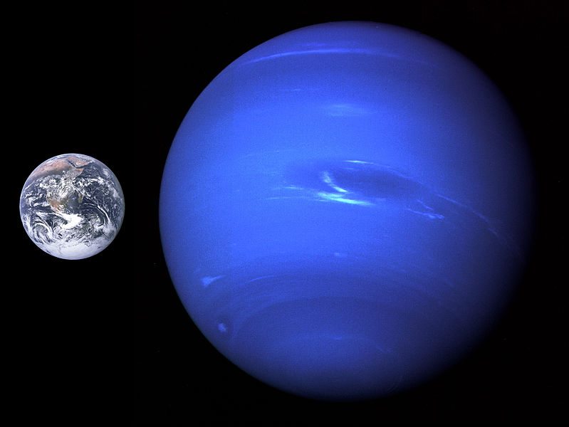 Size comparison of Neptune and Earth