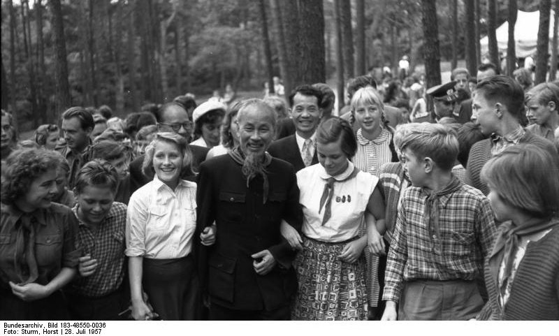 Ho Chi Minh with East German Young Pioneers near Berlin, Credit: http://www.bild.bundesarchiv.de/archives/barchpic/search/_1467648955/?search%5Bform%5D%5BSIGNATUR%5D=Bild+183-48550-0036